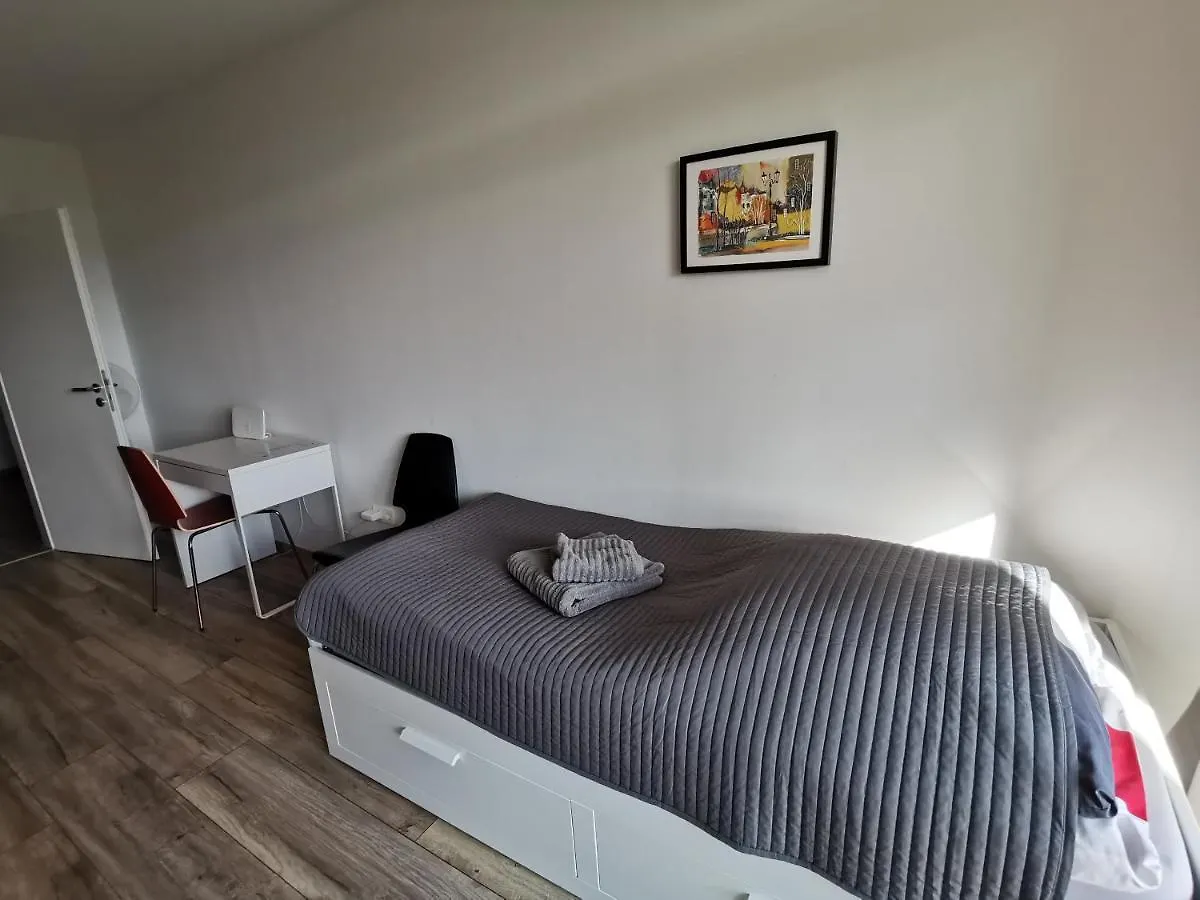 Daire 1-Zimmer Appartement In Hannover/Bemerode